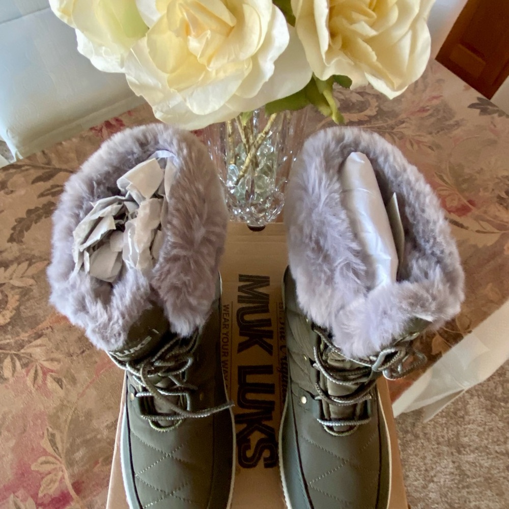 MUK LUKS Winnie Waverly Lined Faux Fur Quilted All Weather Boots, Size: 8 - Picture 6 of 9